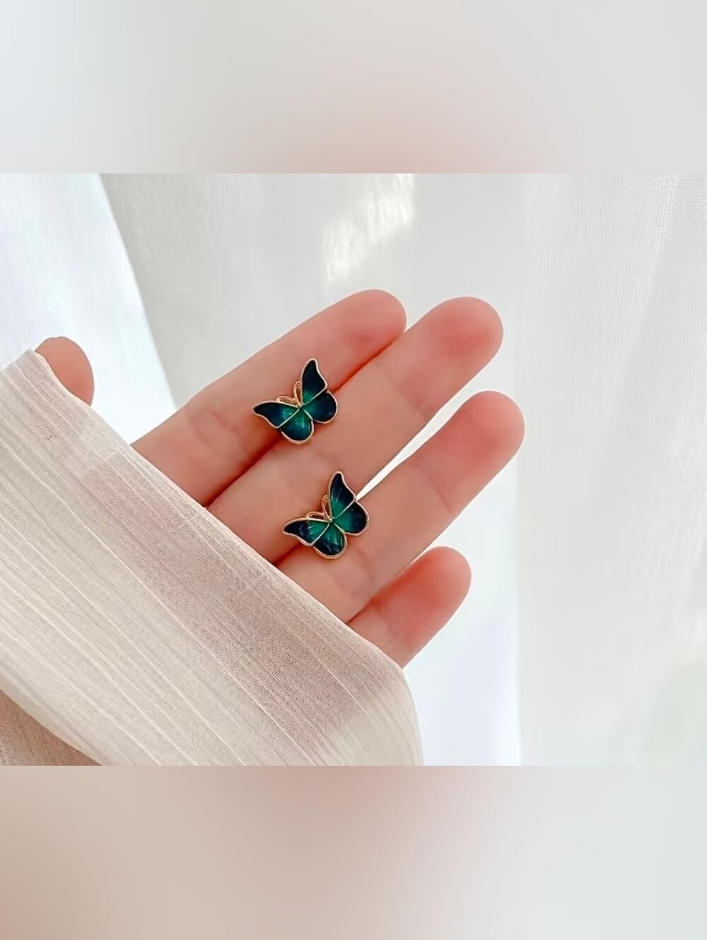 $8 Each Or Bundle 5/$20 Green To Blue Gold Butterfly Stud Earrings